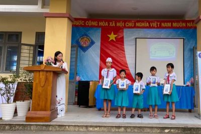 Tổ chức lễ trao – nhận máy tính bảng cho học sinh năm học 2022- 2023